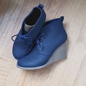 Nautical Wedges Sz 6.5. Midnight Blue